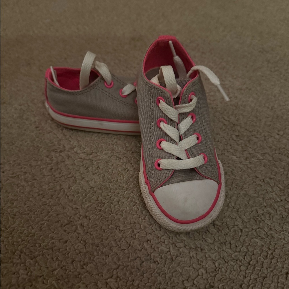 Chic Kids Sneakers in Gray and Pink